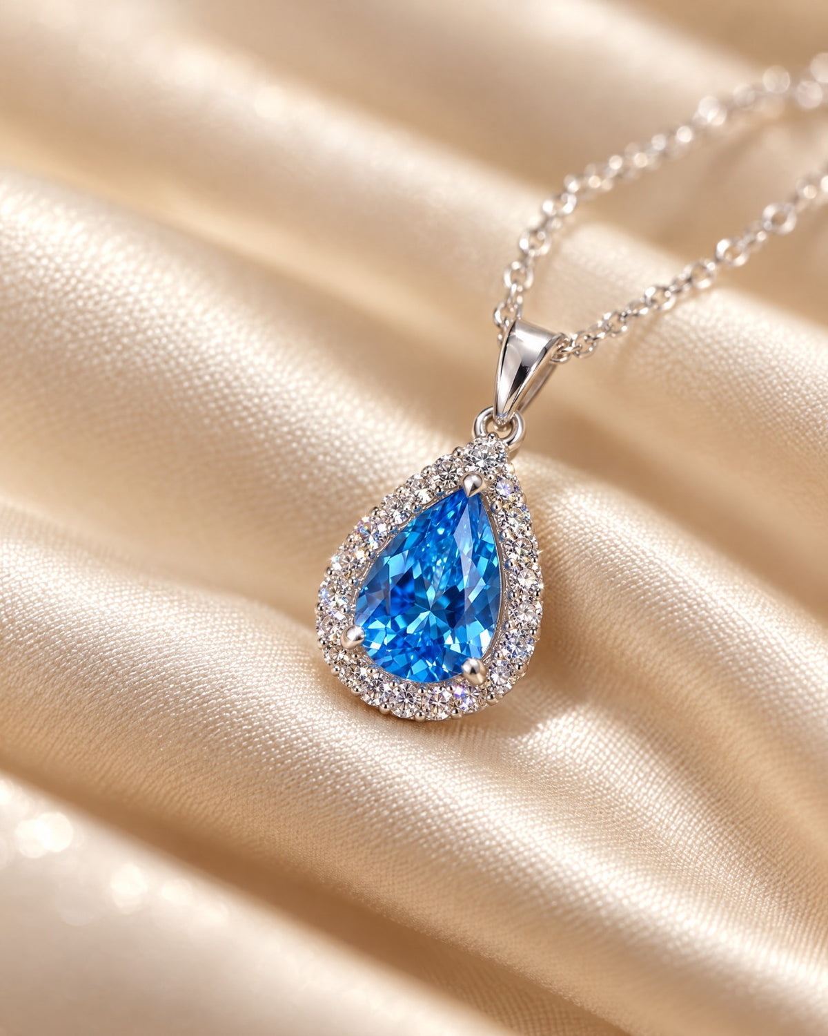 Teardrop Halo Necklace pendant detail - Glimvora